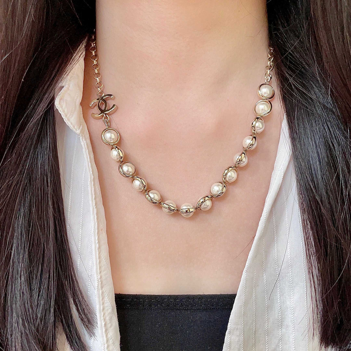Double-C Emblem Pearl-Detail Pendant Necklace – Pearl Detail – Design 039 detail view