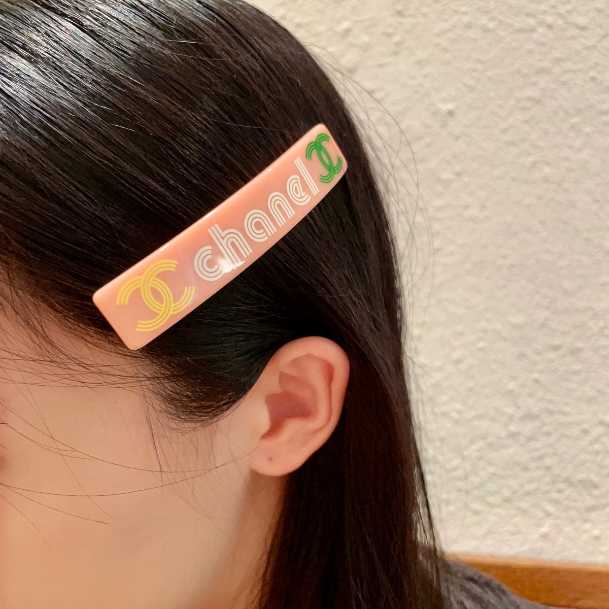 Double-C Emblem Hair Clip – Design 020 main product view