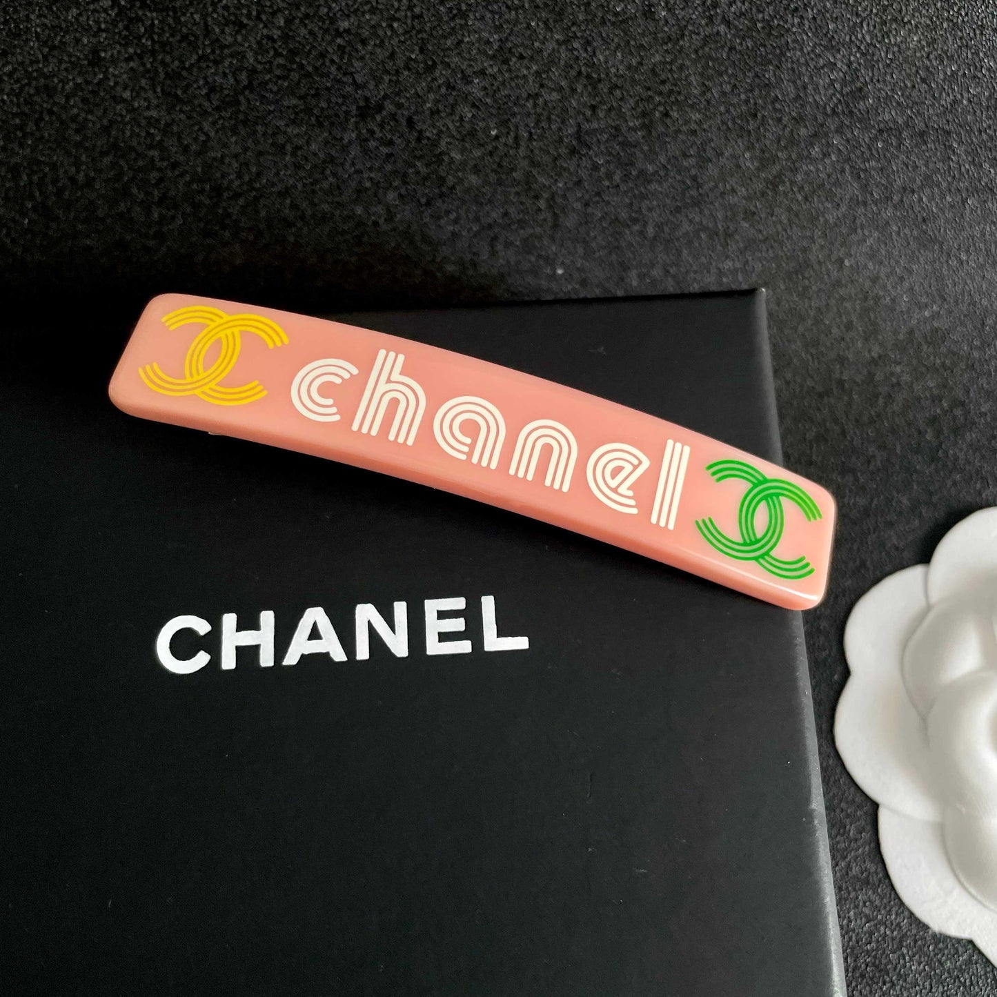 Double-C Emblem Hair Clip – Design 020 detail view