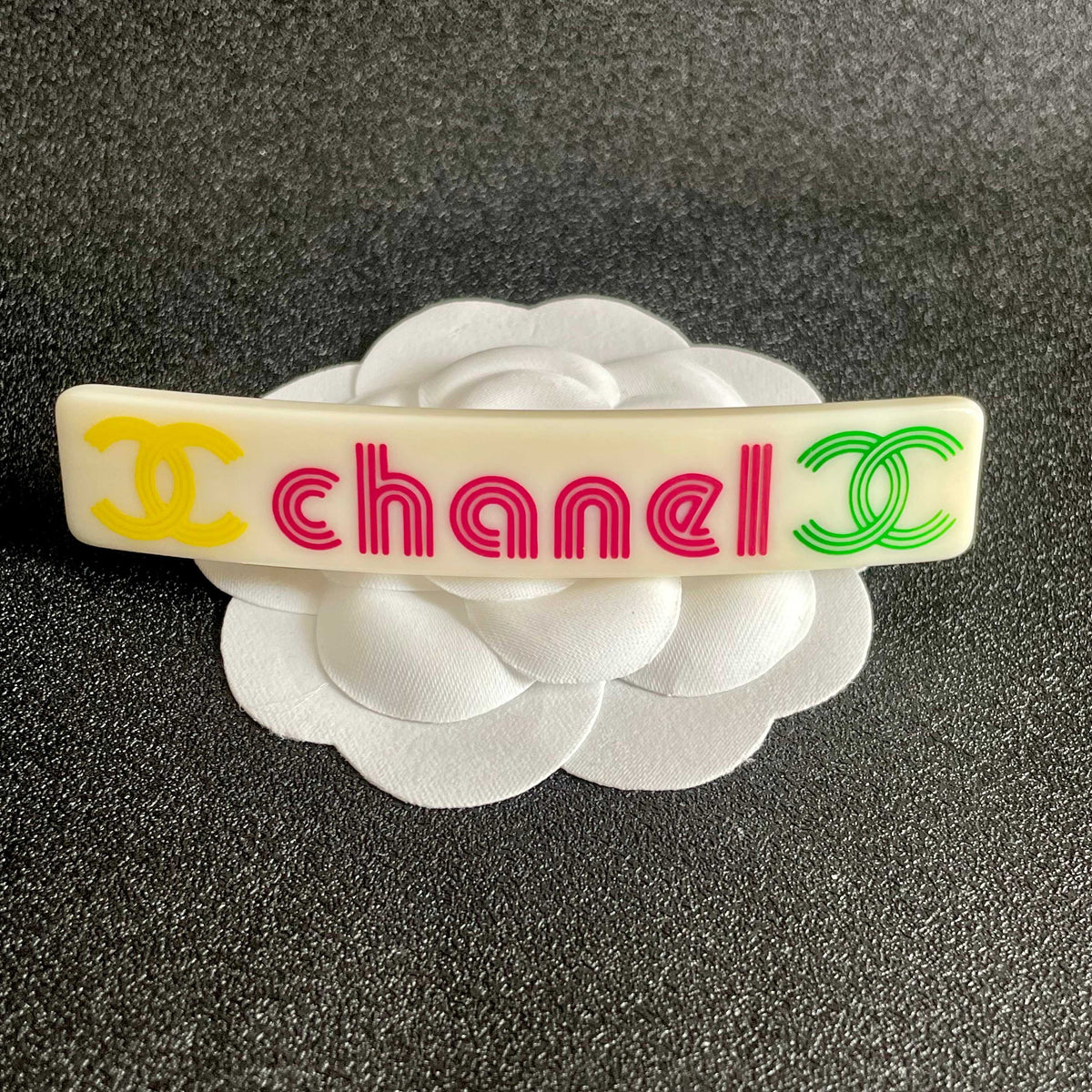 Double-C Emblem Hair Clip – Design 019 front product view