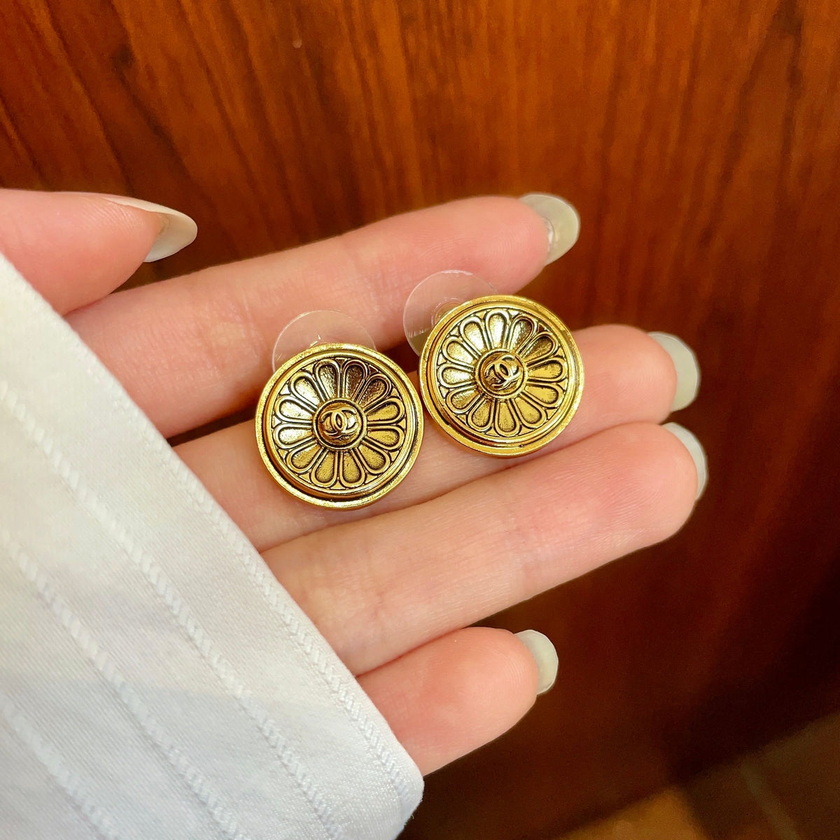Double-C Emblem Stud Earrings in Polished Metal-Tone – Design 205 side detail