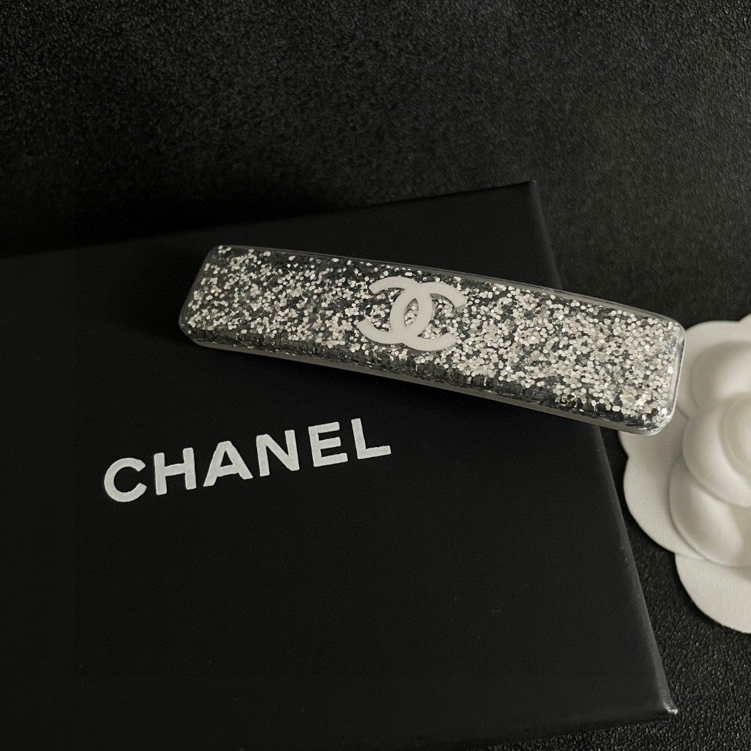 Double-C Emblem Hair Clip – Design 012 front product view