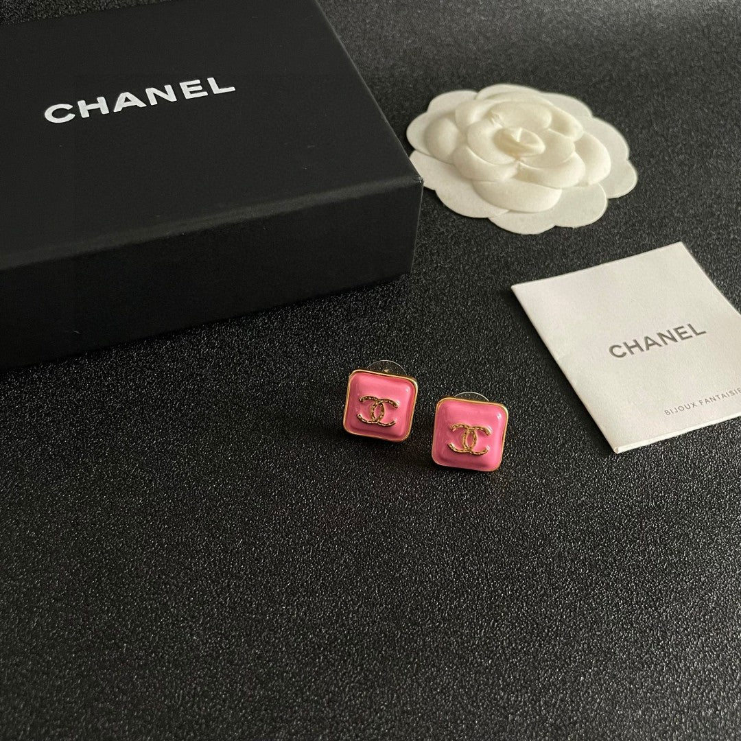 Double-C Emblem Stud Earrings in Polished Metal-Tone – Design 249 styled product view