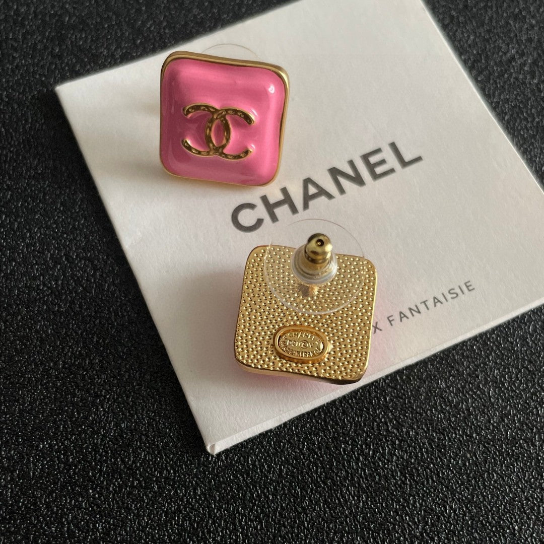 Double-C Emblem Stud Earrings in Polished Metal-Tone – Design 249 main product view