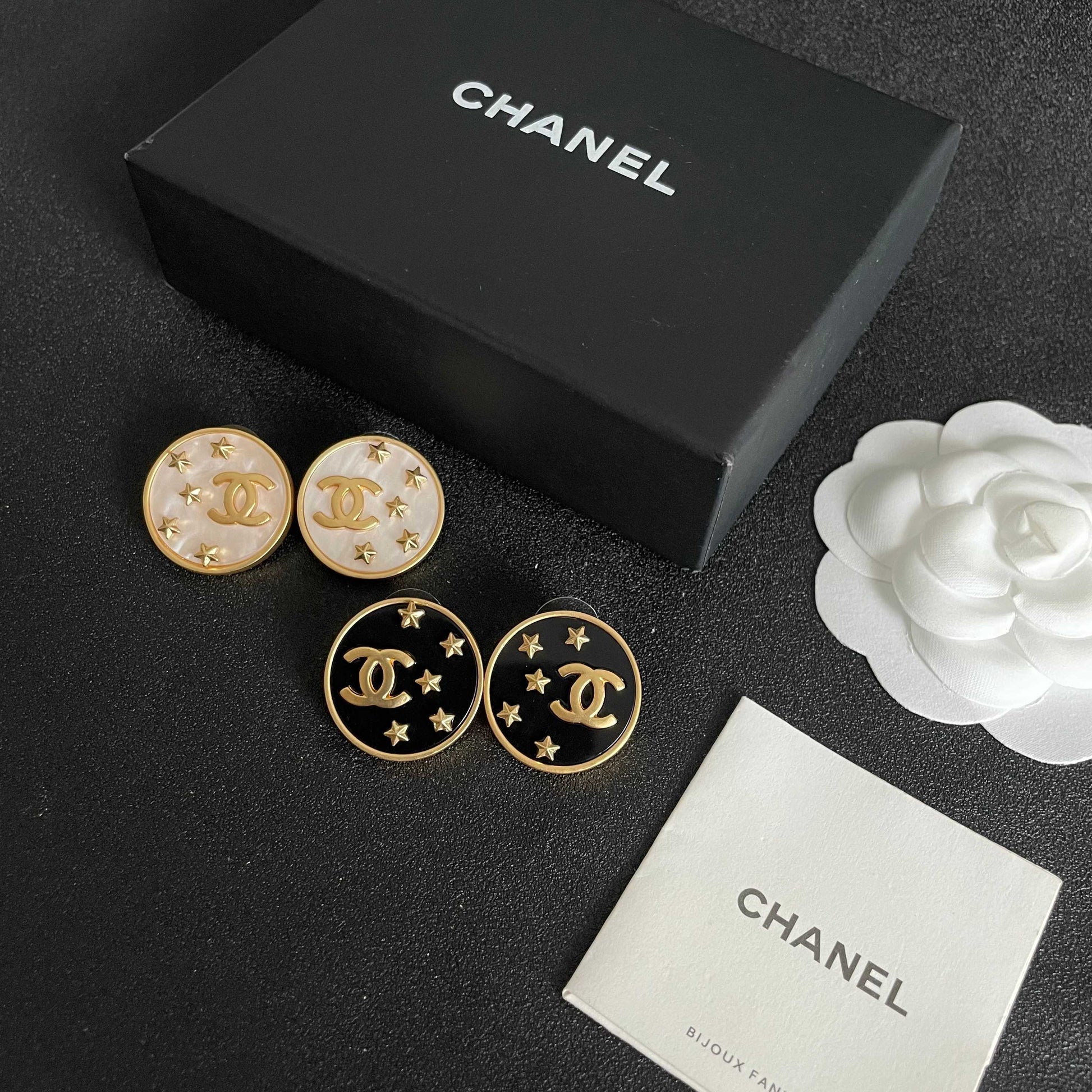 Double-C Emblem Stud Earrings in Polished Metal-Tone – Star Detail – Design 006 close-up detail