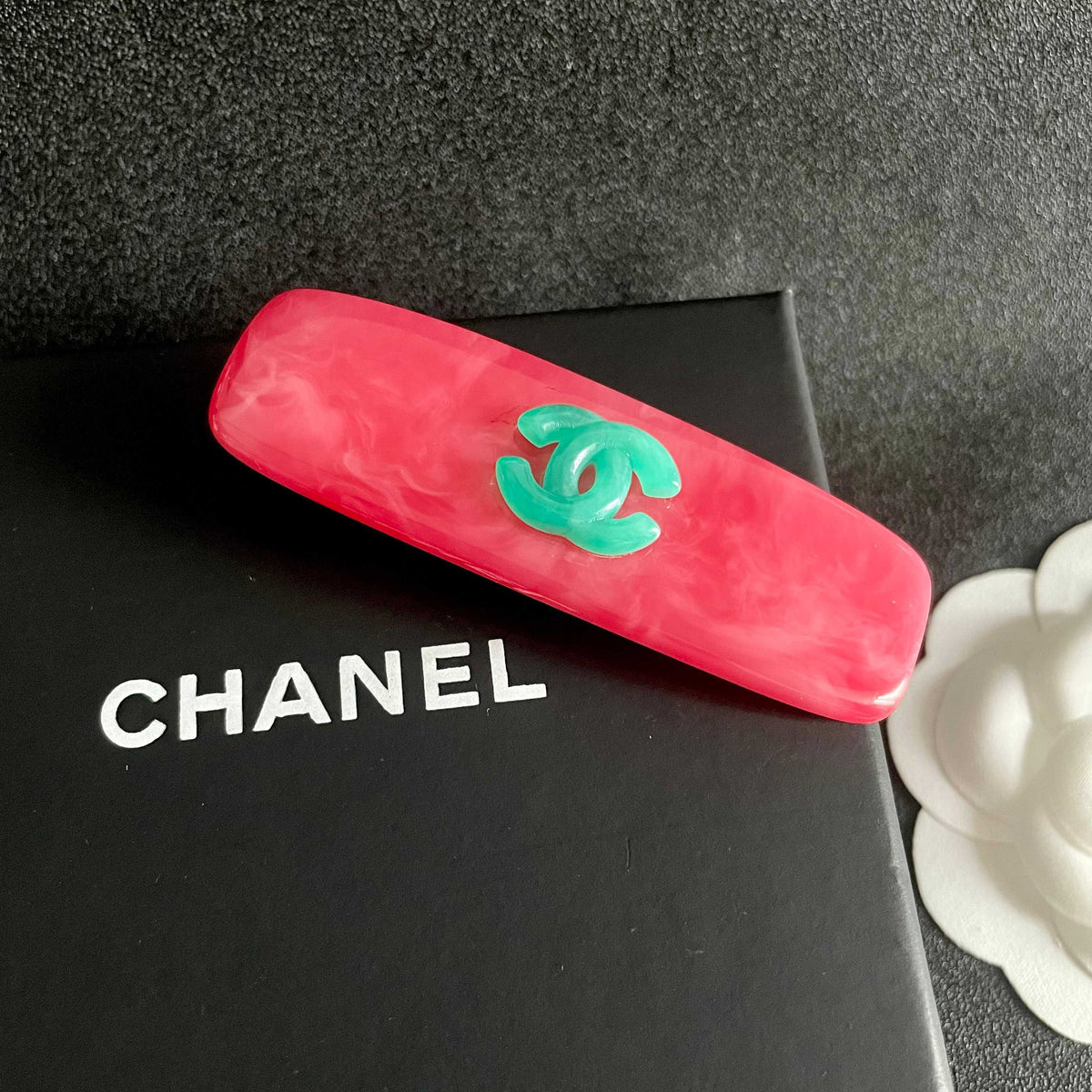Double-C Emblem Hair Clip – Design 030 detail view