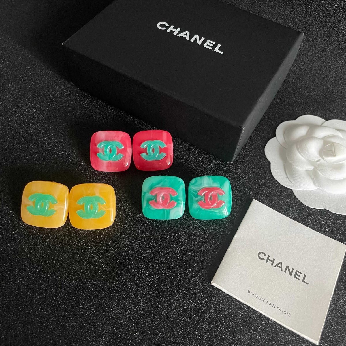 Double-C Emblem Stud Earrings in Polished Metal-Tone – Design 326 side detail