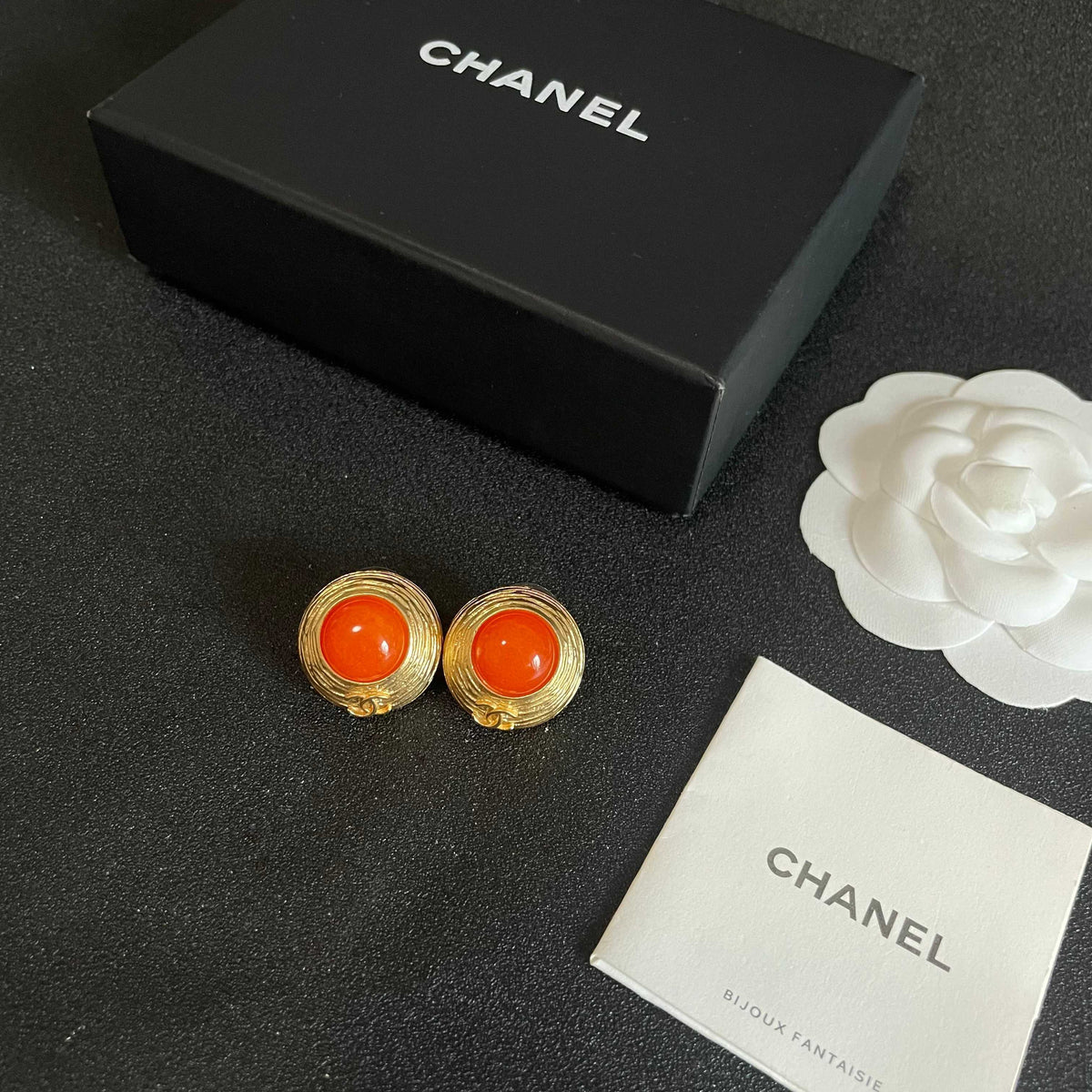 Double-C Emblem Stud Earrings in Polished Metal-Tone – Design 282 close-up detail