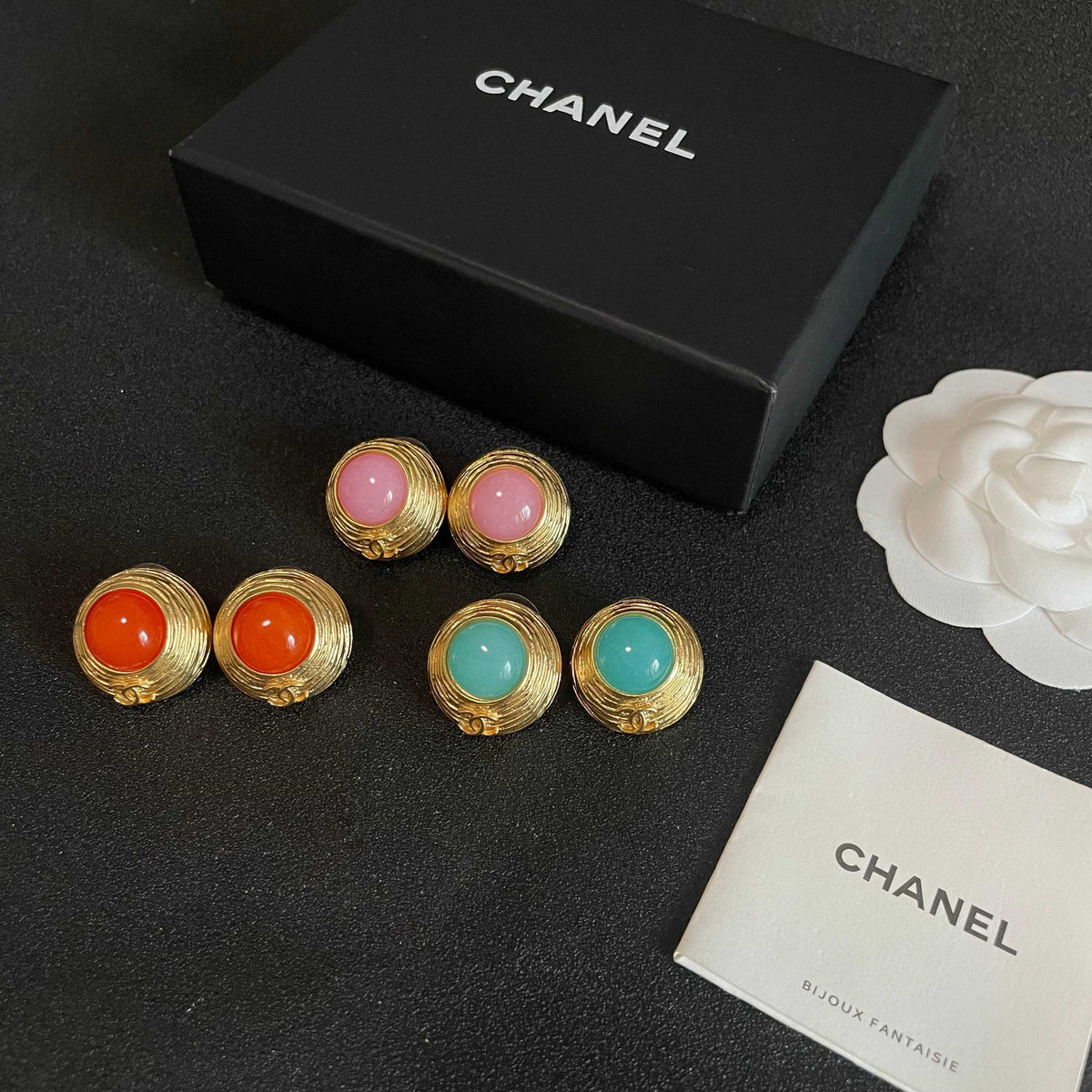 Double-C Emblem Stud Earrings in Polished Metal-Tone – Design 281 side detail