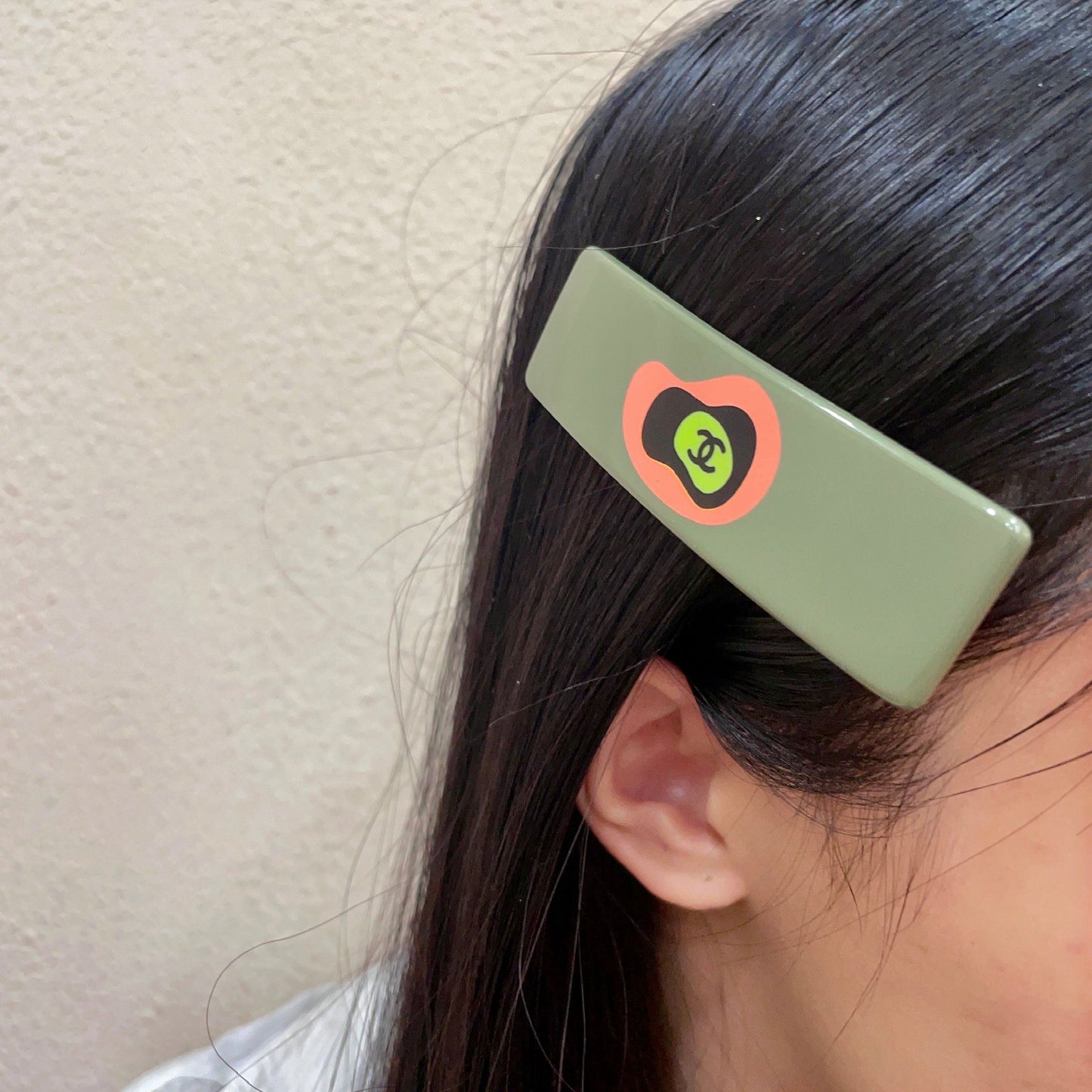 Double-C Emblem Hair Clip – Design 037 front product view