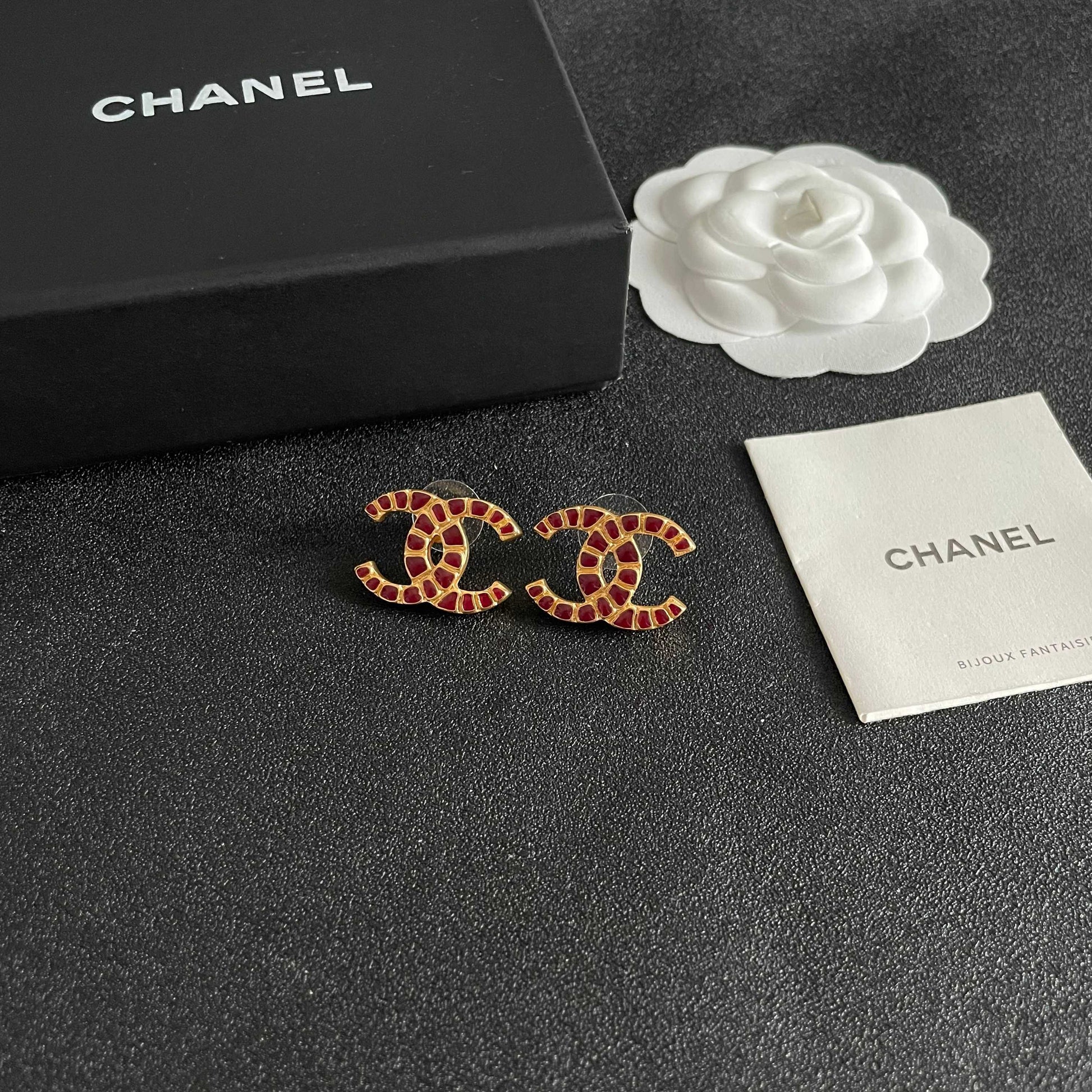 Double-C Emblem Stud Earrings in Polished Metal-Tone – Design 055 styled product view