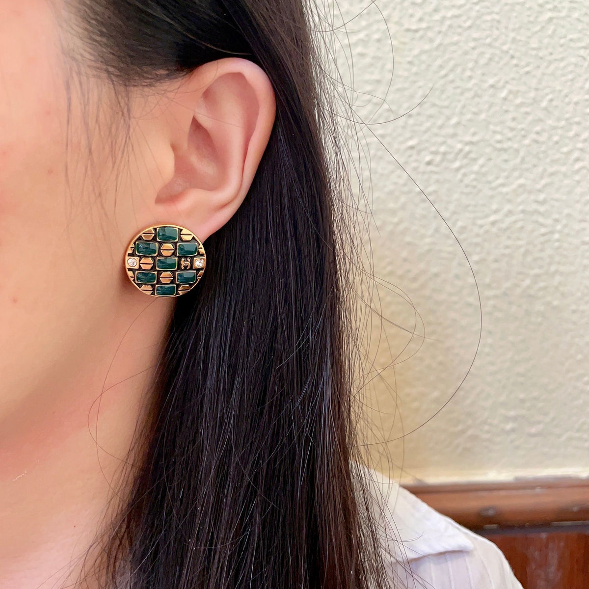 Double-C Emblem Stud Earrings in Polished Metal-Tone – Design 001 detail view
