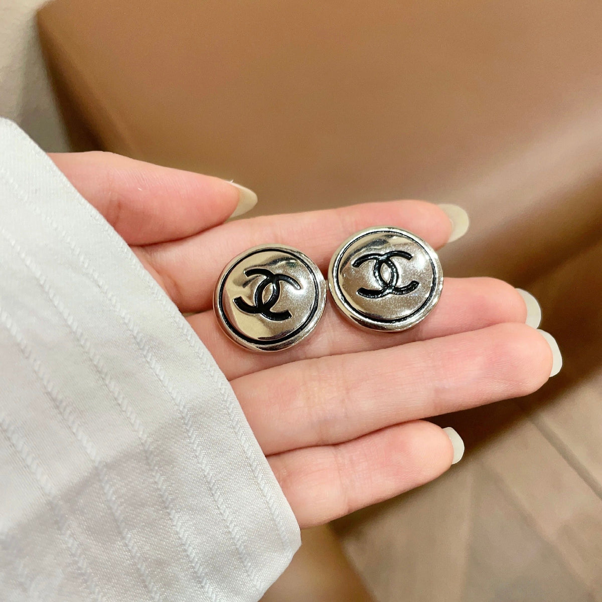 Double-C Emblem Stud Earrings in Polished Metal-Tone – Design 413 side detail