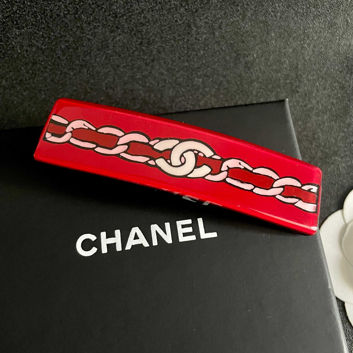Double-C Emblem Hair Clip – Design 010 detail view