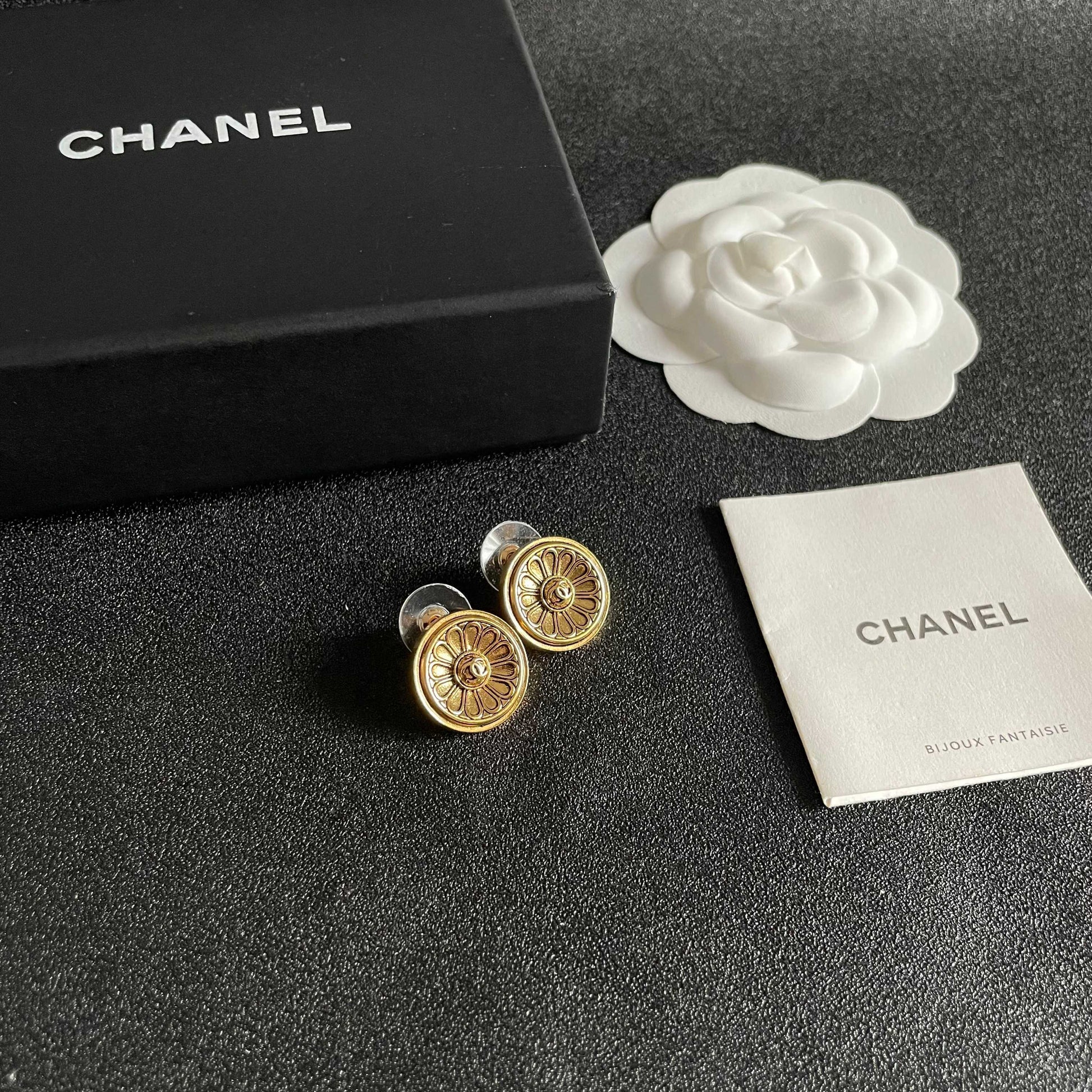 Double-C Emblem Stud Earrings in Polished Metal-Tone – Design 205 styled product view