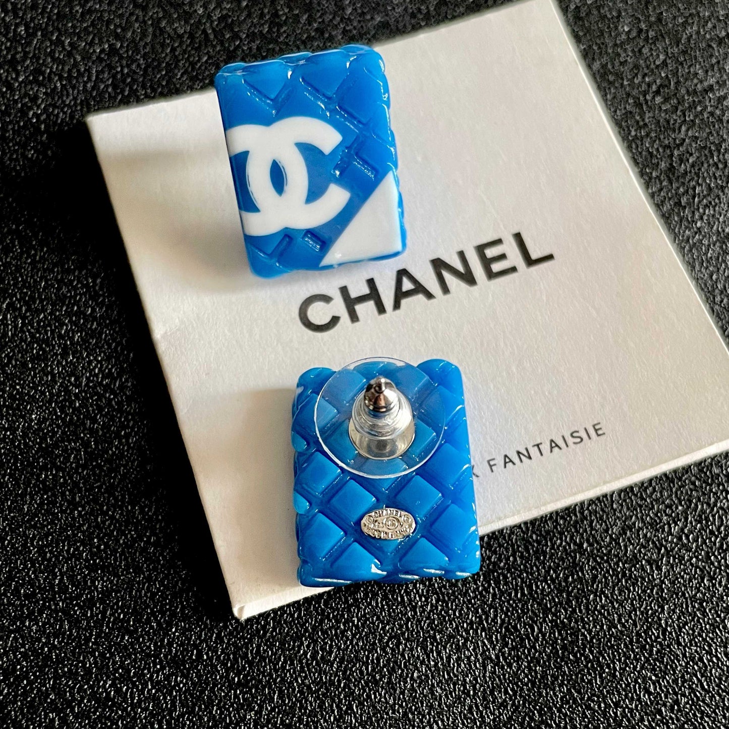 Double-C Emblem Stud Earrings in Polished Metal-Tone – Design 261 main product view
