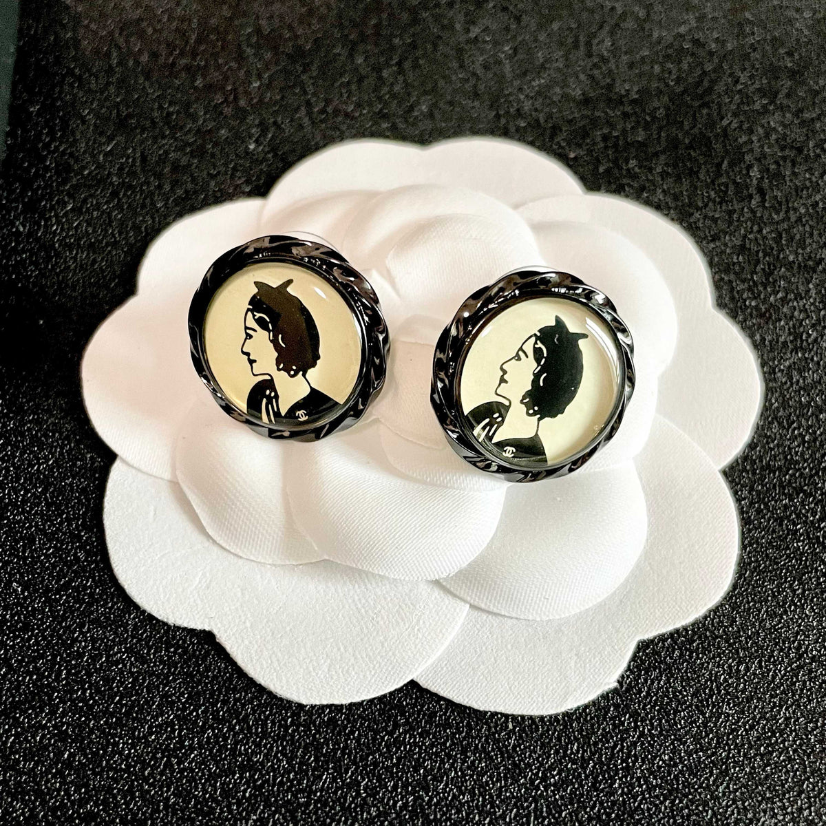 Double-C Emblem Stud Earrings in Polished Metal-Tone – Design 255 front product view