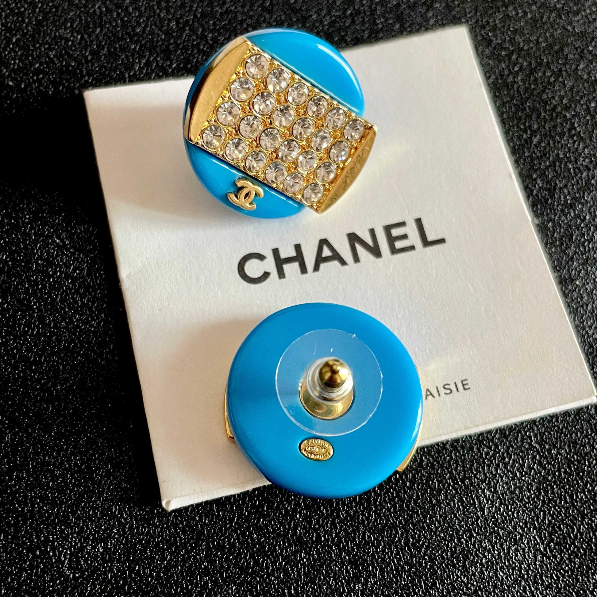 Double-C Emblem Crystal-Accent Stud Earrings – Design 034 main product view