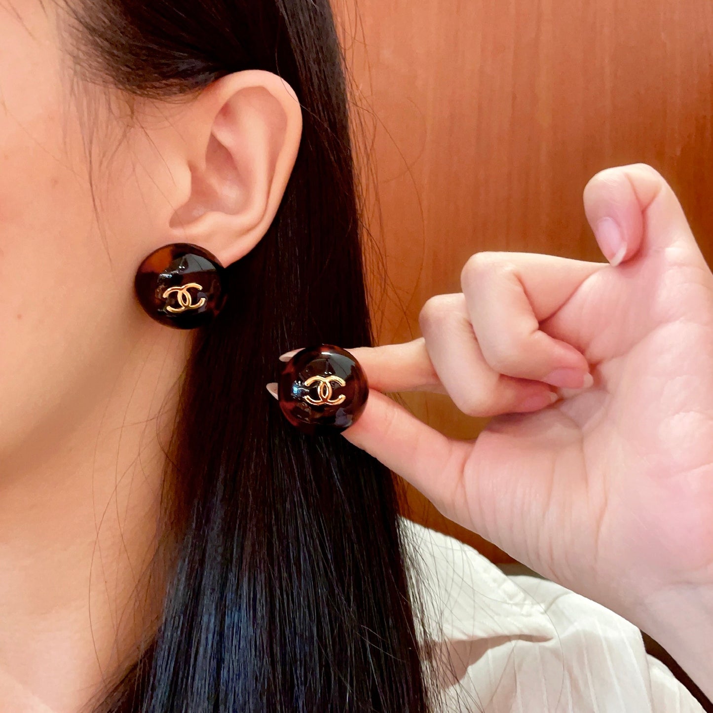 Double-C Emblem Stud Earrings in Polished Metal-Tone – Design 309 main product view