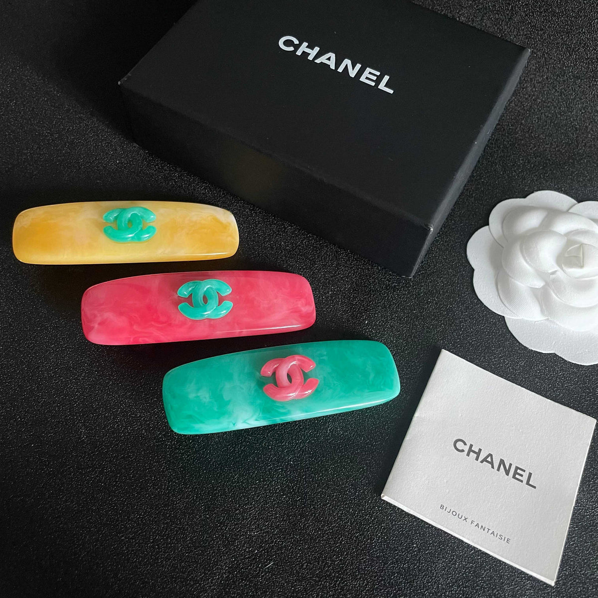 Double-C Emblem Hair Clip – Design 024 close-up detail