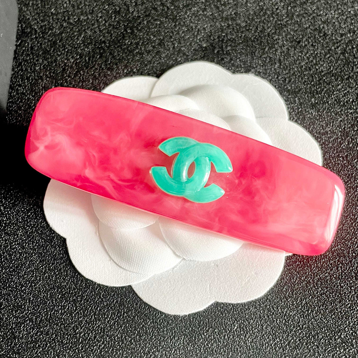 Double-C Emblem Hair Clip – Design 005 front product view