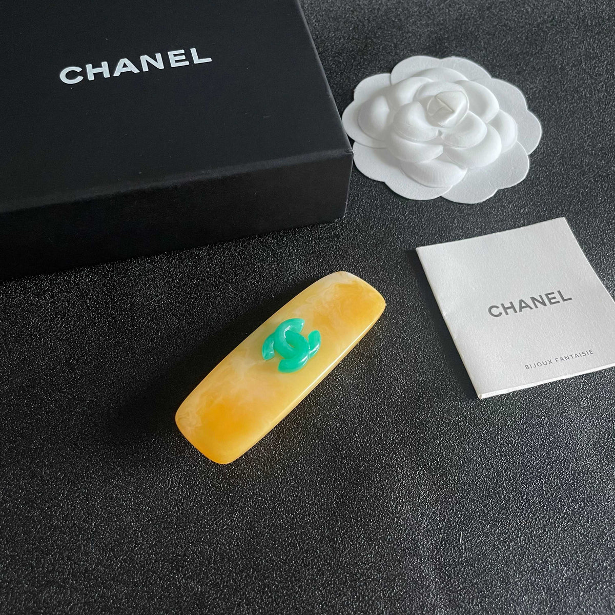Double-C Emblem Hair Clip – Design 028 styled product view