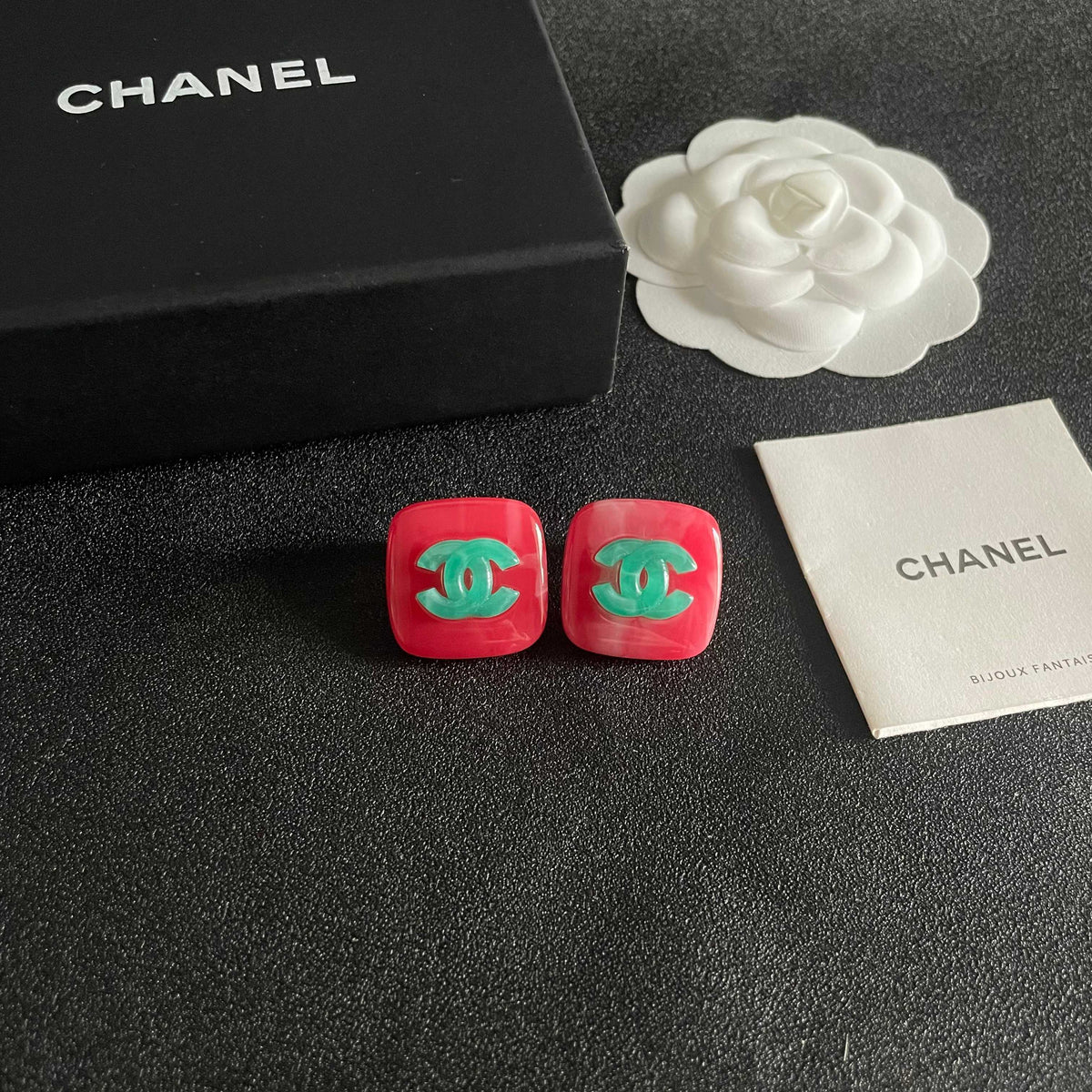 Double-C Emblem Stud Earrings in Polished Metal-Tone – Design 328 styled product view
