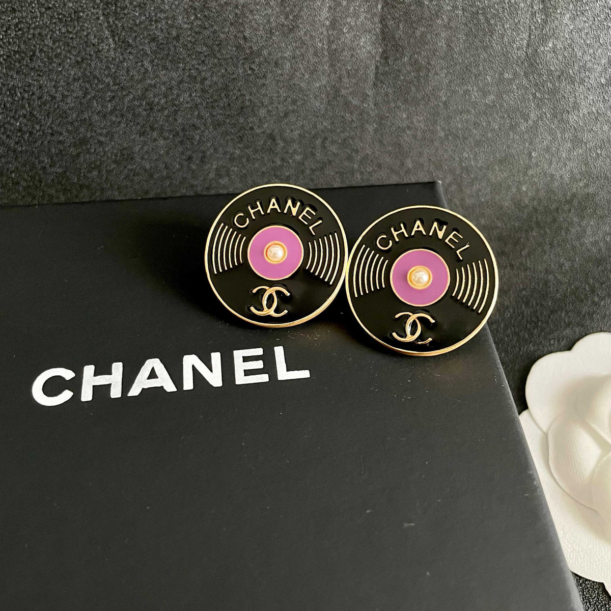 Double-C Emblem Stud Earrings in Polished Metal-Tone – Design 175 detail view