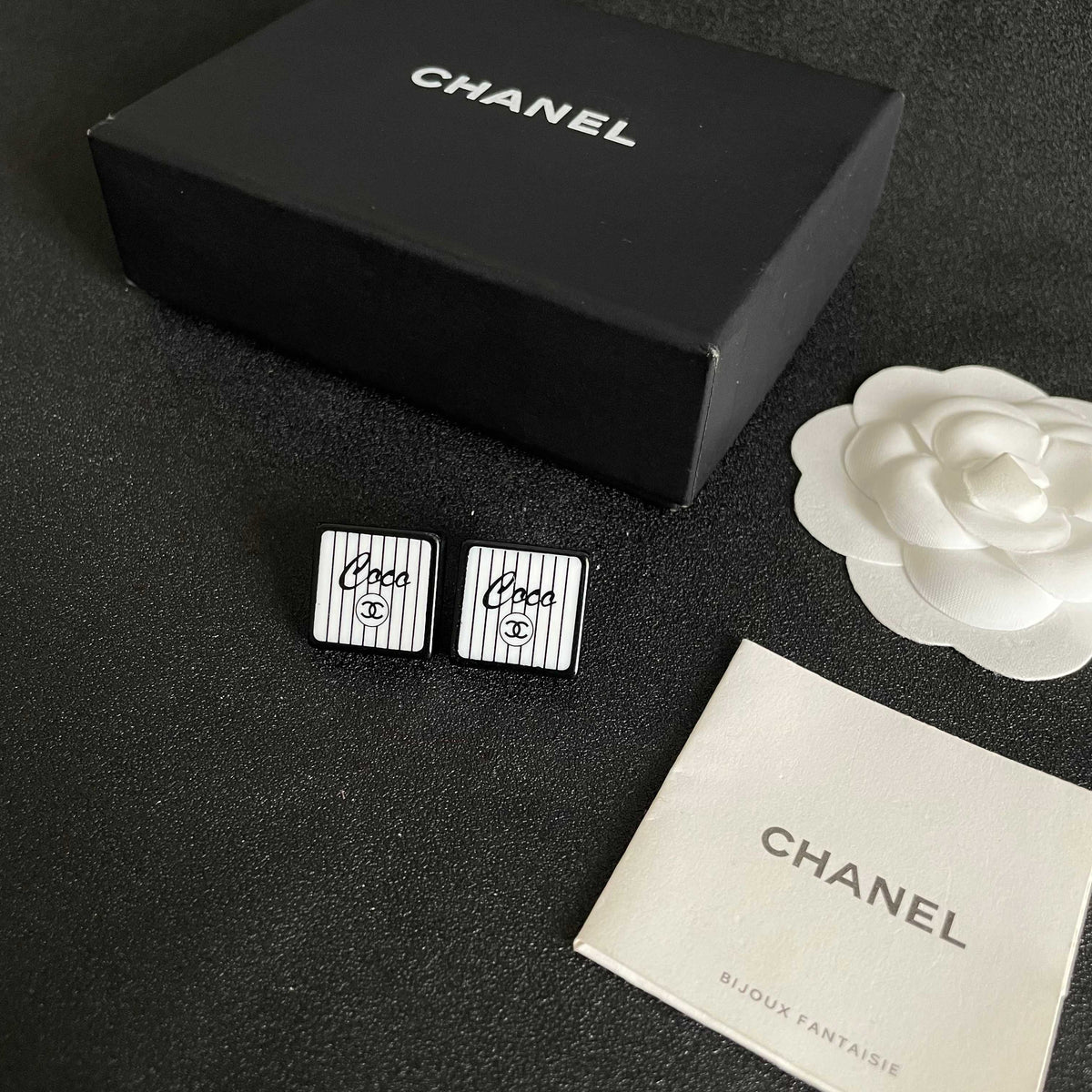 Double-C Emblem Stud Earrings in Polished Metal-Tone – Design 177 close-up detail
