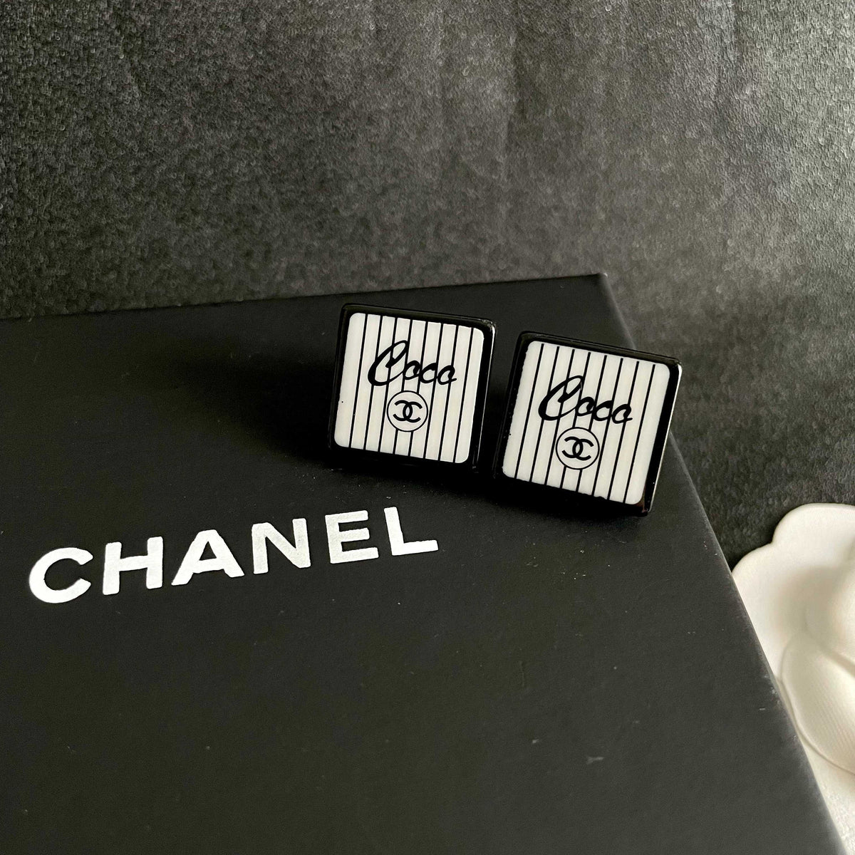 Double-C Emblem Stud Earrings in Polished Metal-Tone – Design 177 detail view