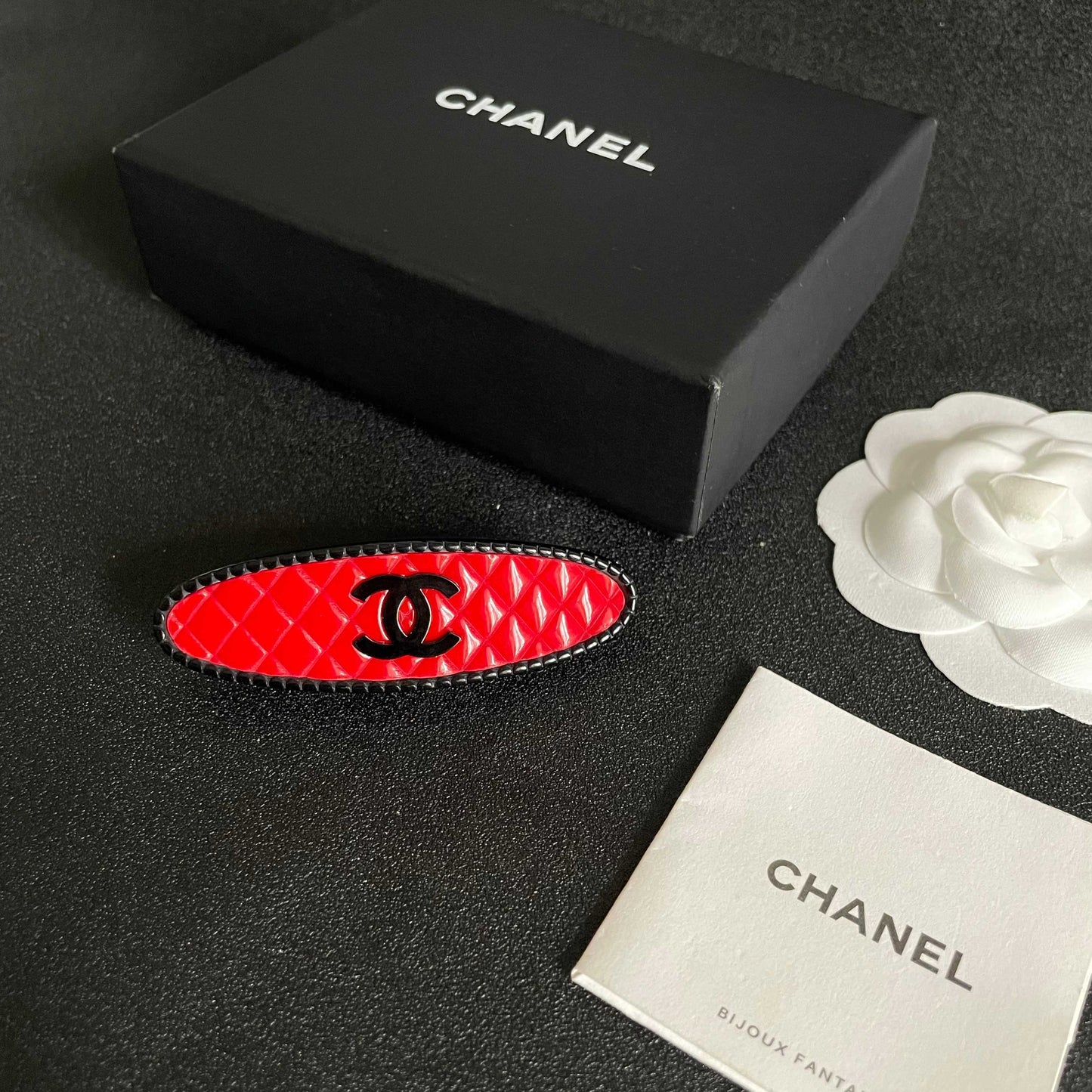 Double-C Emblem Hair Clip – Design 033 close-up detail