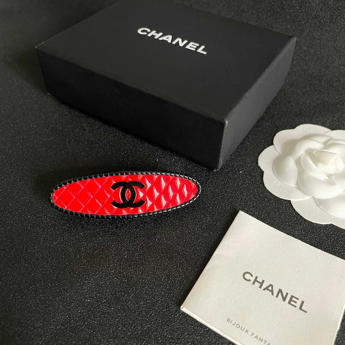 Double-C Emblem Hair Clip – Design 033 close-up detail