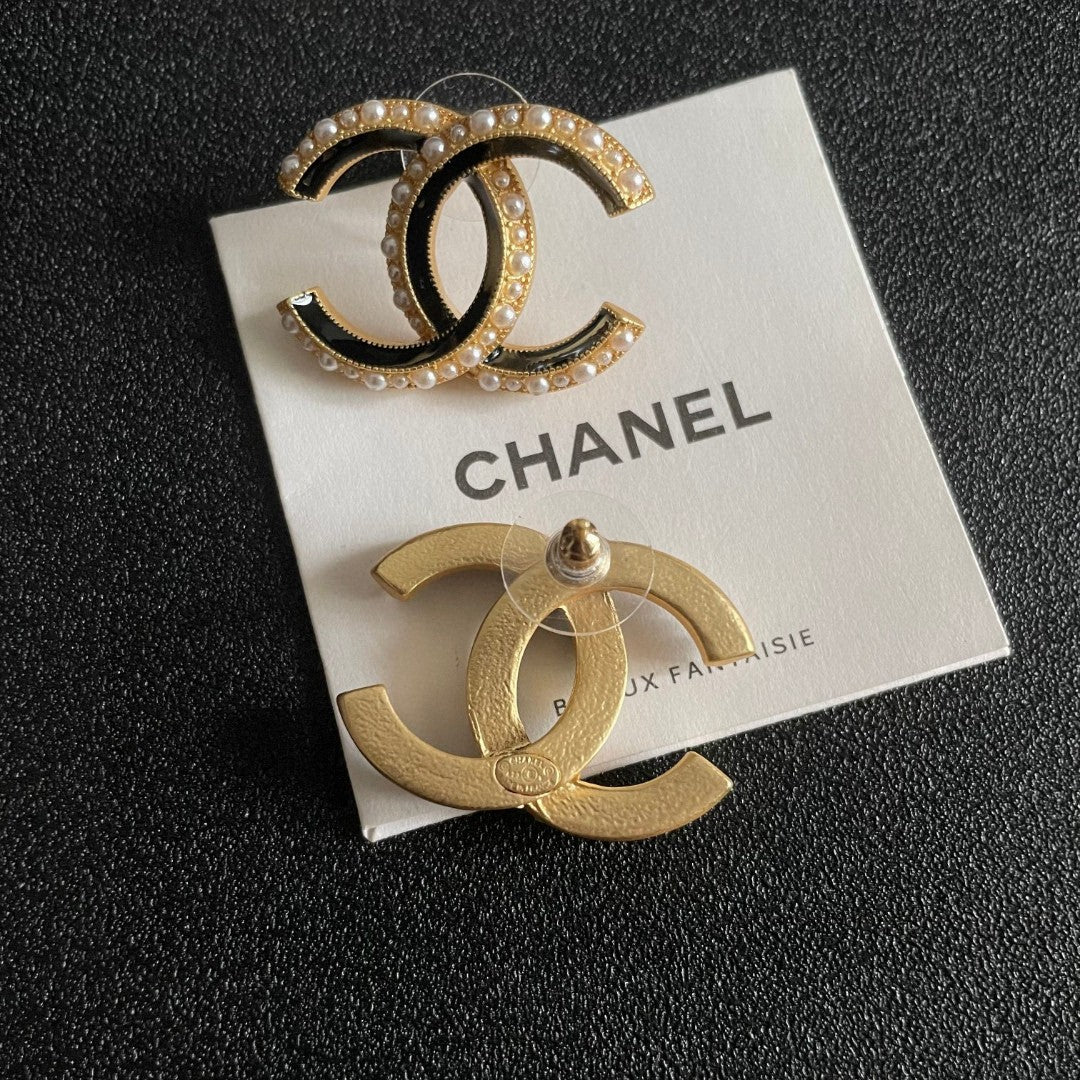 Double-C Emblem Pearl-Detail Stud Earrings – Pearl Detail – Design 029 main product view