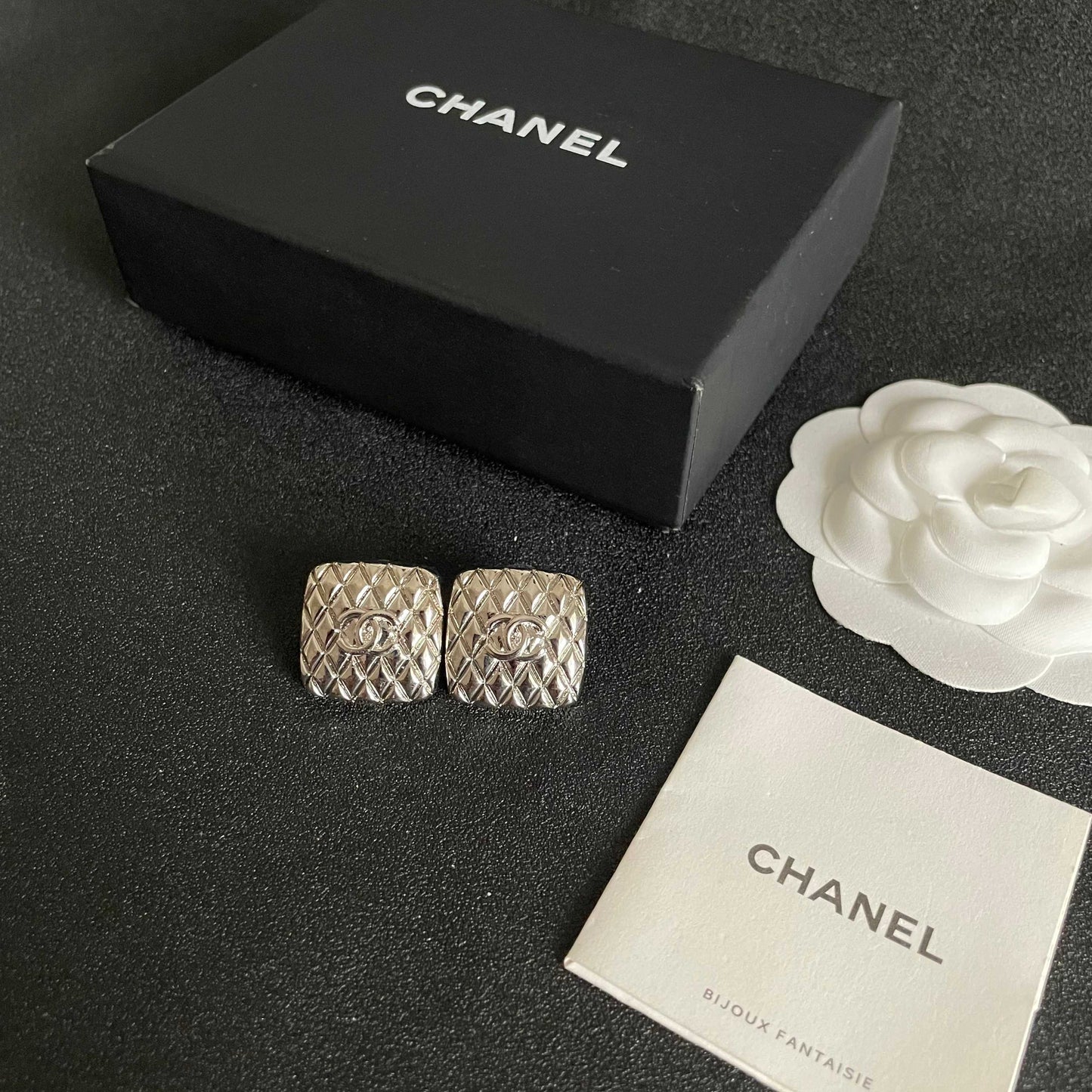 Double-C Emblem Stud Earrings in Polished Metal-Tone – Design 425 close-up detail