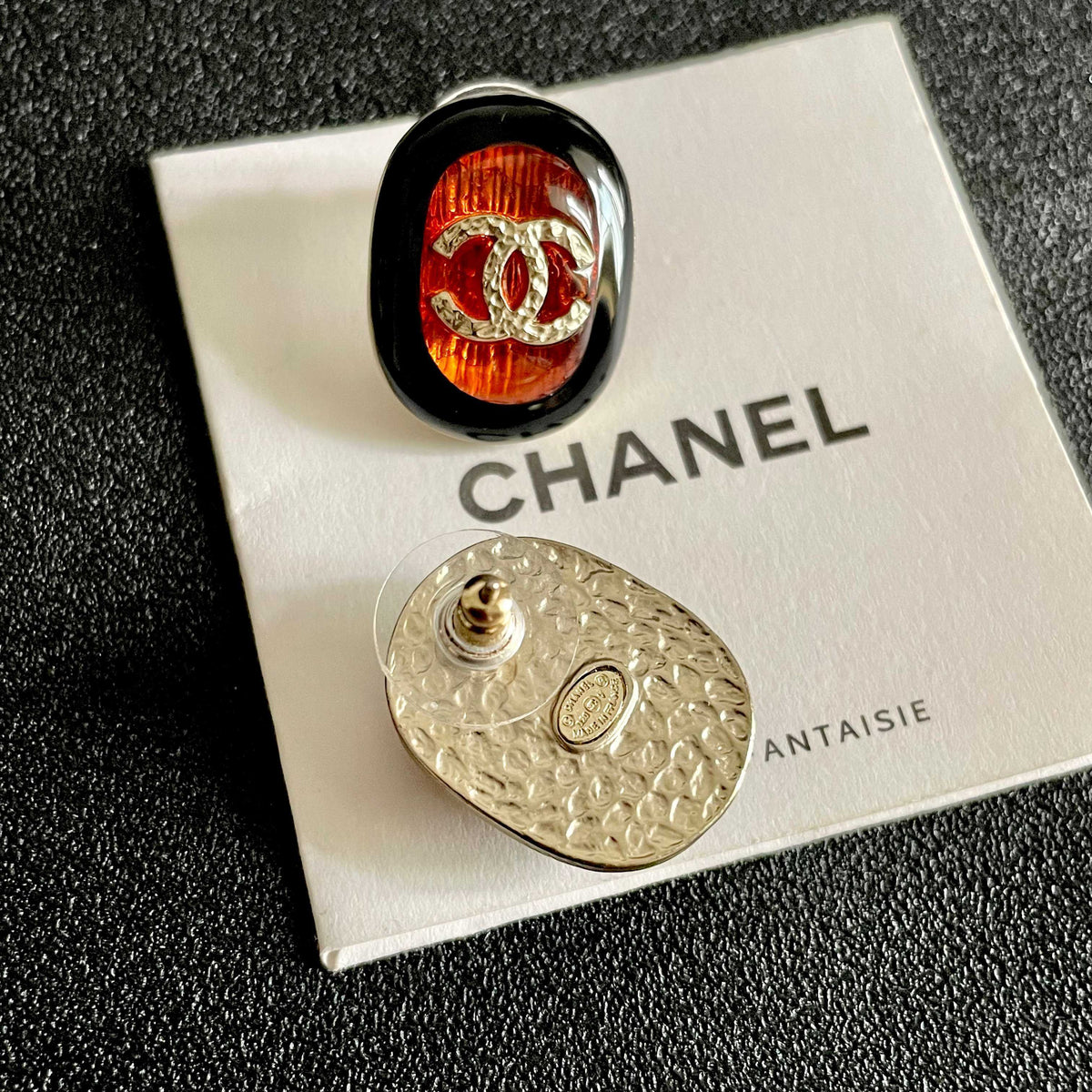 Double-C Emblem Stud Earrings in Polished Metal-Tone – Design 458 main product view