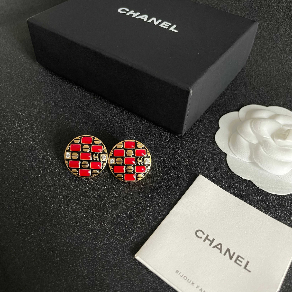 Double-C Emblem Stud Earrings in Polished Metal-Tone – Design 415 close-up detail
