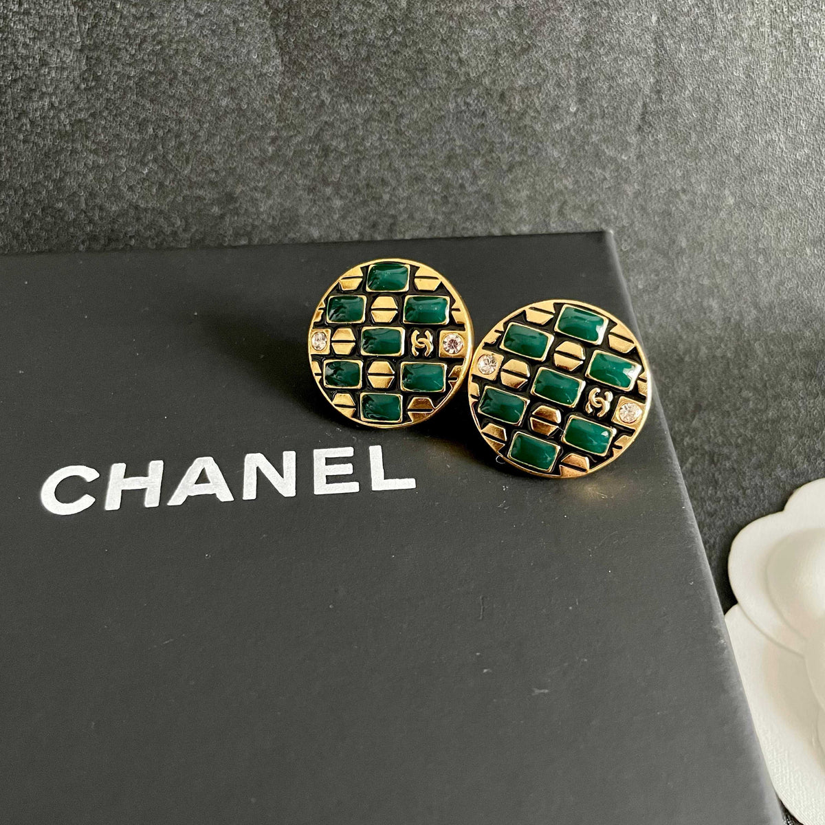 Double-C Emblem Stud Earrings in Polished Metal-Tone – Design 454 detail view