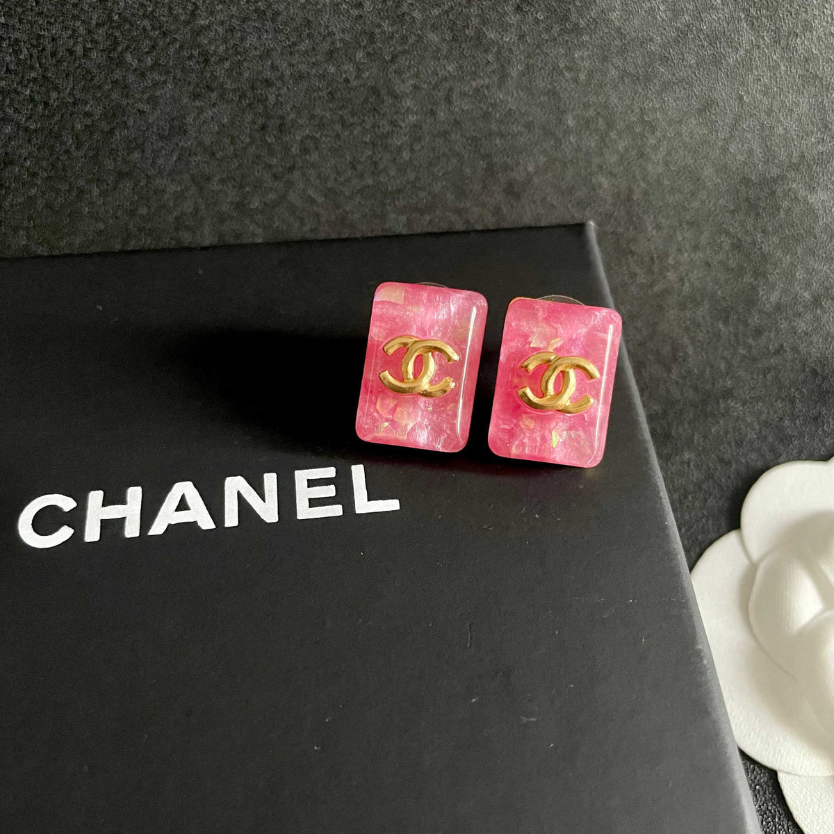 Double-C Emblem Stud Earrings in Polished Metal-Tone – Design 476 detail view