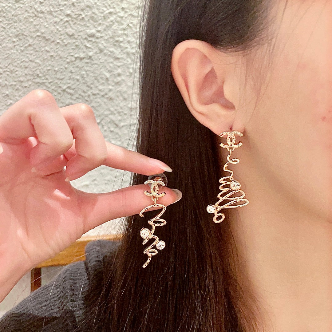 Double-C Emblem Statement Earrings in Polished Metal-Tone – Design 070 side detail