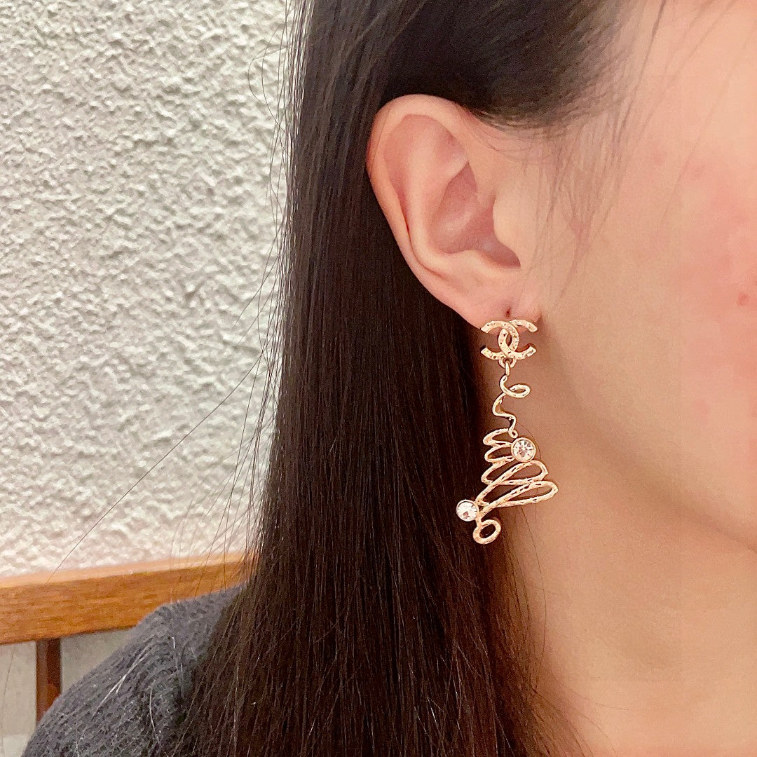 Double-C Emblem Statement Earrings in Polished Metal-Tone – Design 070 close-up detail