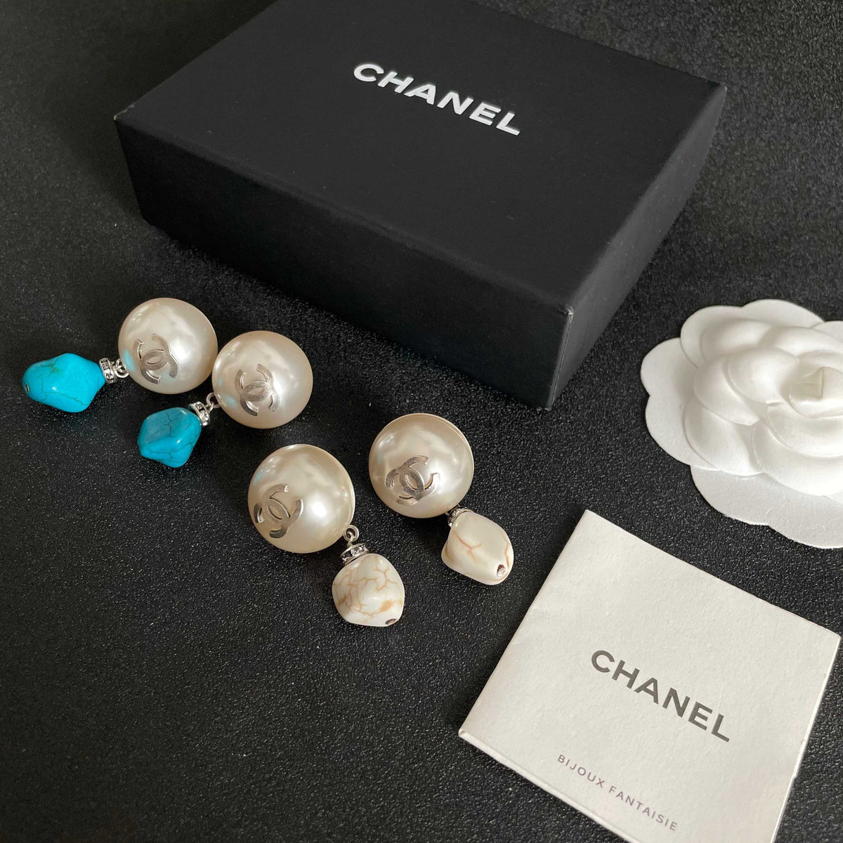 Double-C Emblem Pearl-Detail Statement Earrings – Pearl Detail – Design 031 close-up detail