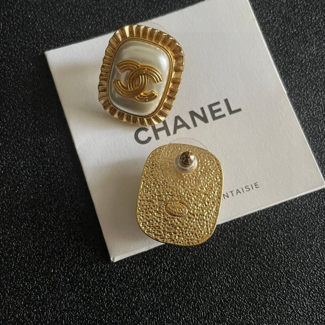 Double-C Emblem Stud Earrings in Polished Metal-Tone – Design 434 main product view