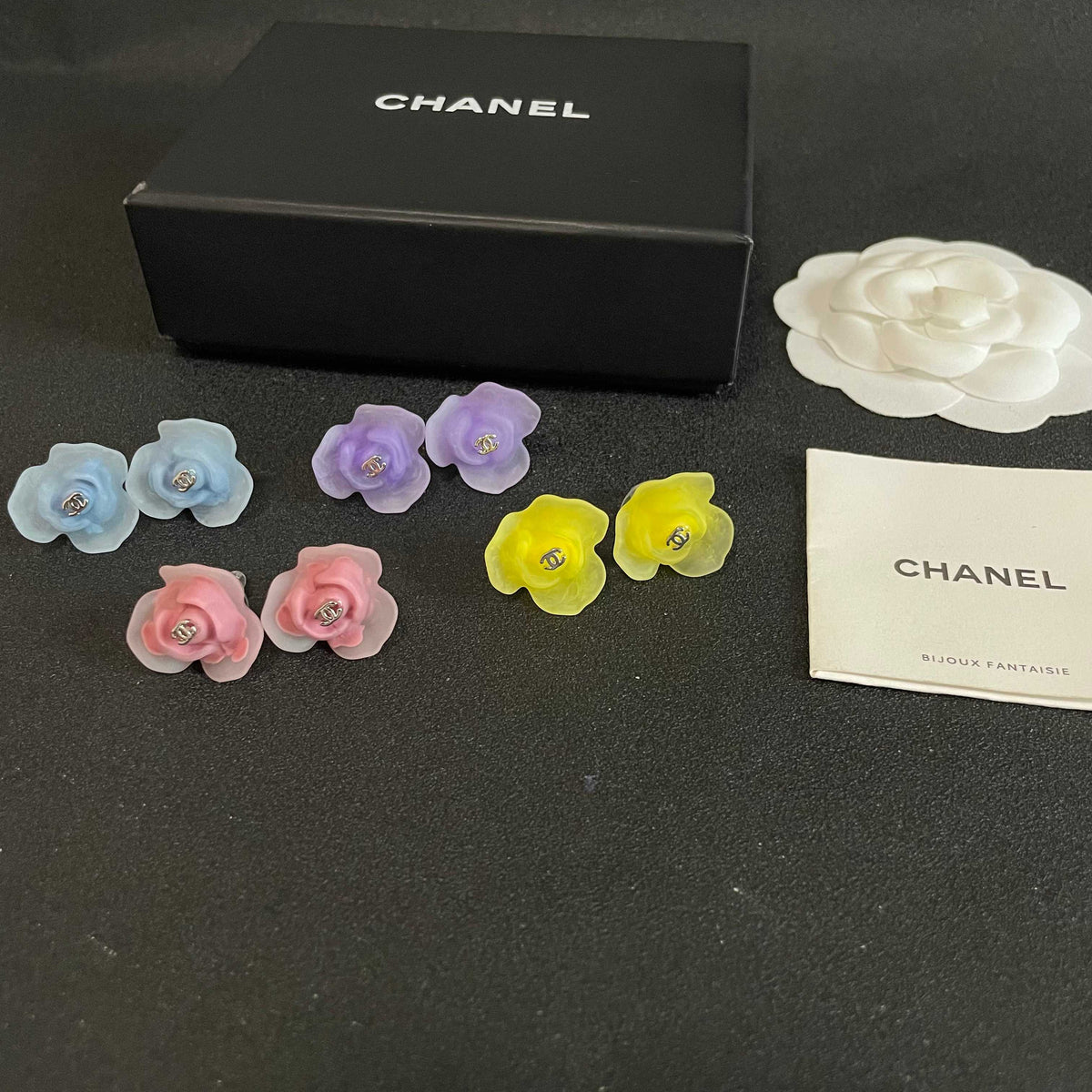 Double-C Emblem Stud Earrings in Polished Metal-Tone – Design 133 side detail