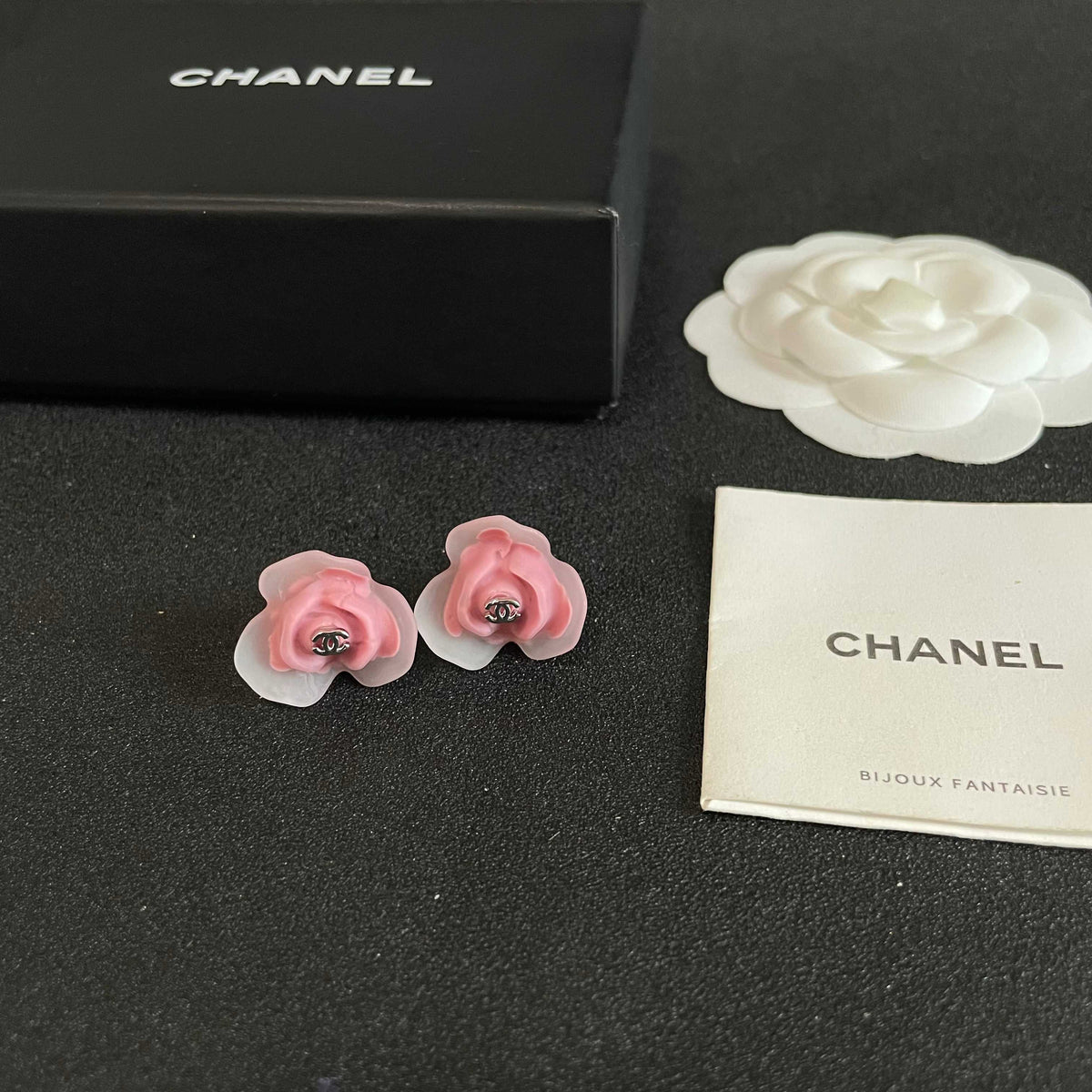 Double-C Emblem Stud Earrings in Polished Metal-Tone – Design 131 close-up detail
