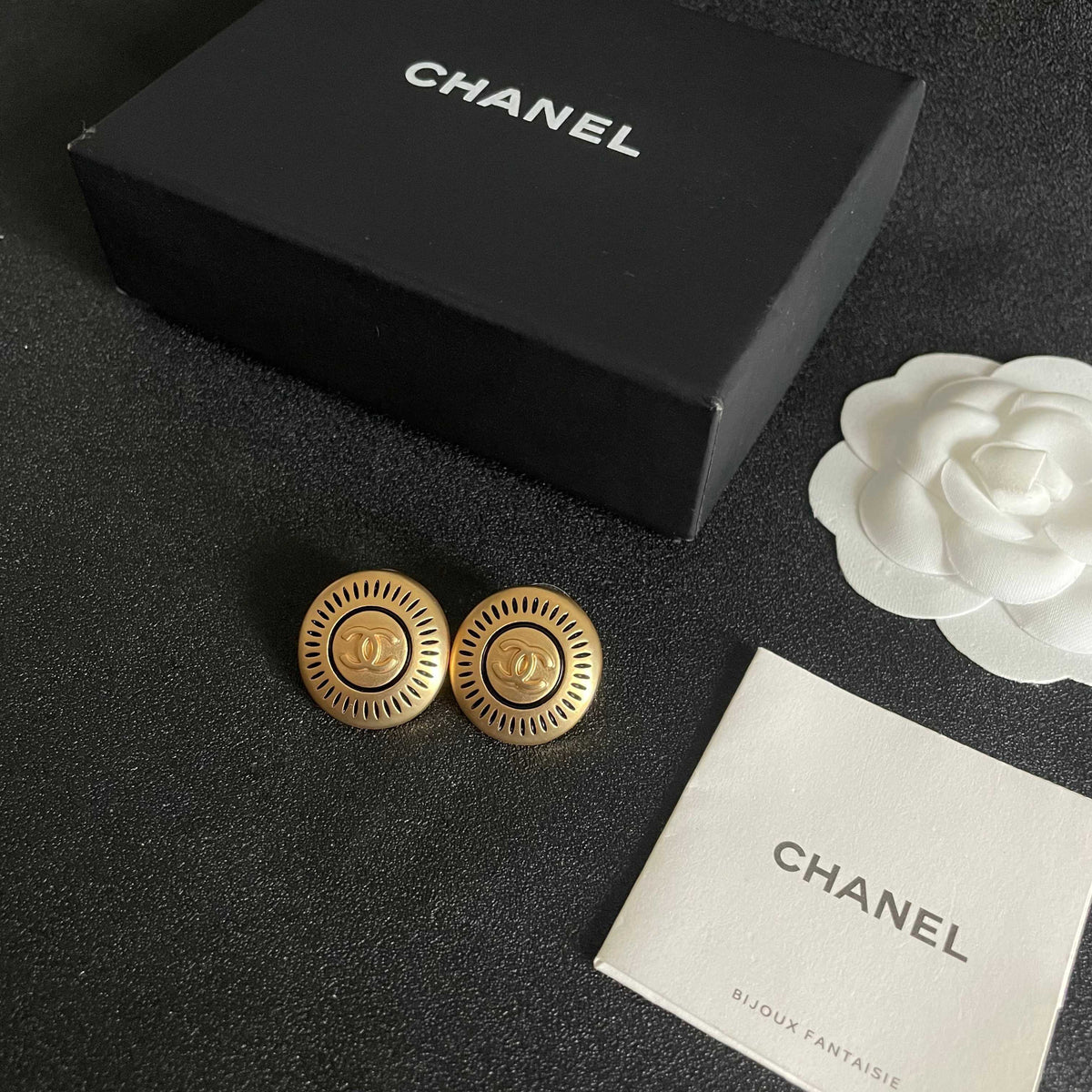 Double-C Emblem Stud Earrings in Polished Metal-Tone – Design 117 close-up detail
