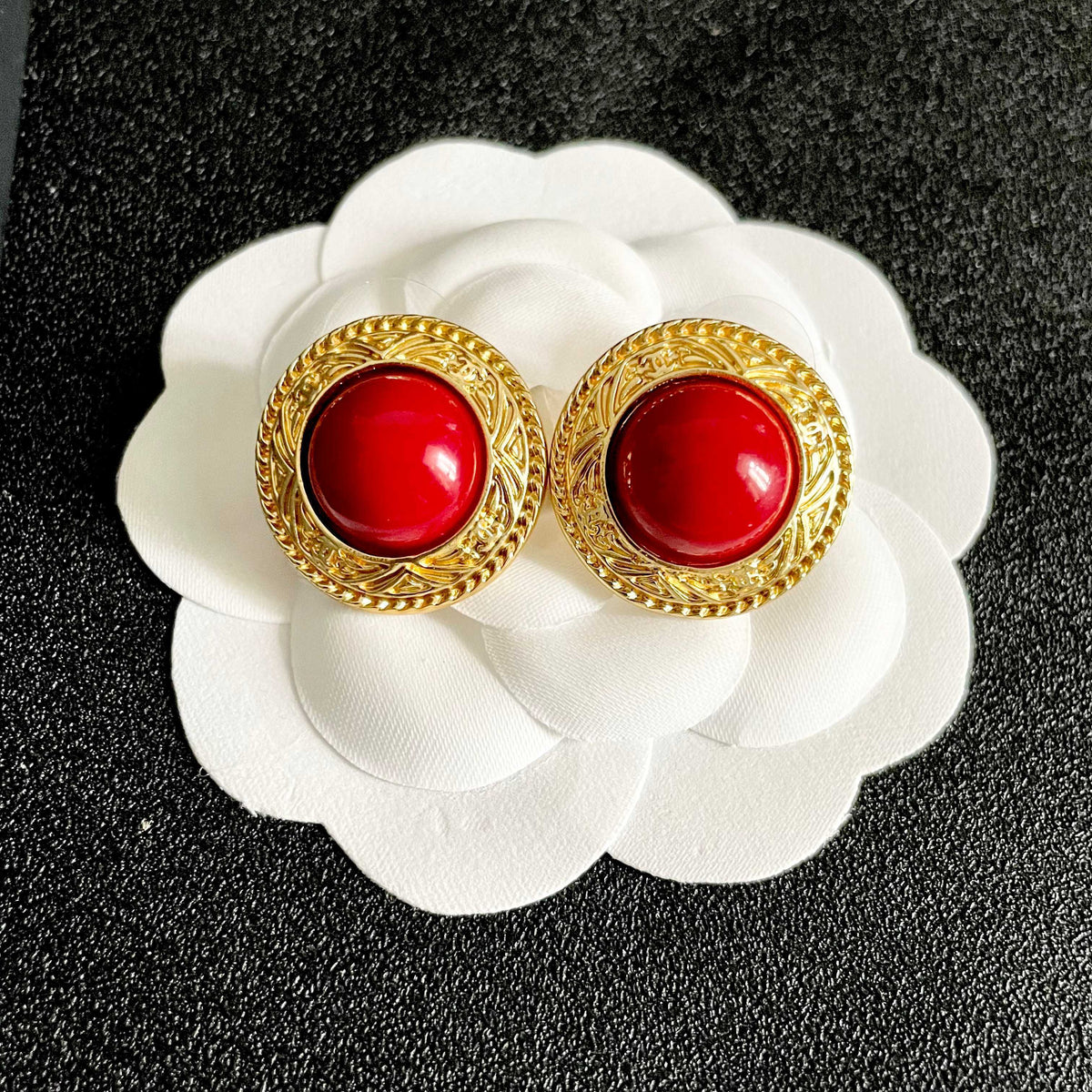 Double-C Emblem Stud Earrings in Polished Metal-Tone – Design 031 front product view