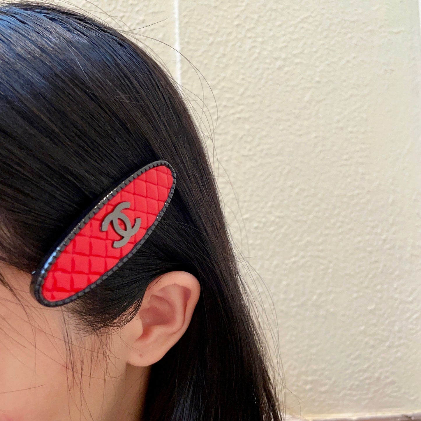 Double-C Emblem Hair Clip – Design 001 main product view