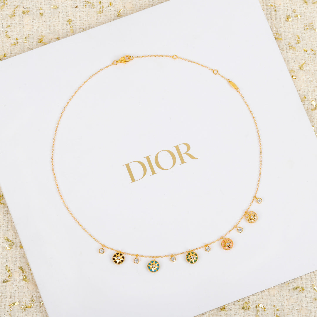 Pearl Pearl-Detail Pendant Necklace – Pearl Detail – Design 058 detail view
