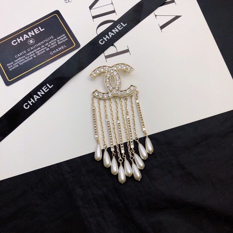 Signature Emblem Brooch in Polished Metal-Tone – Design 037 main product view