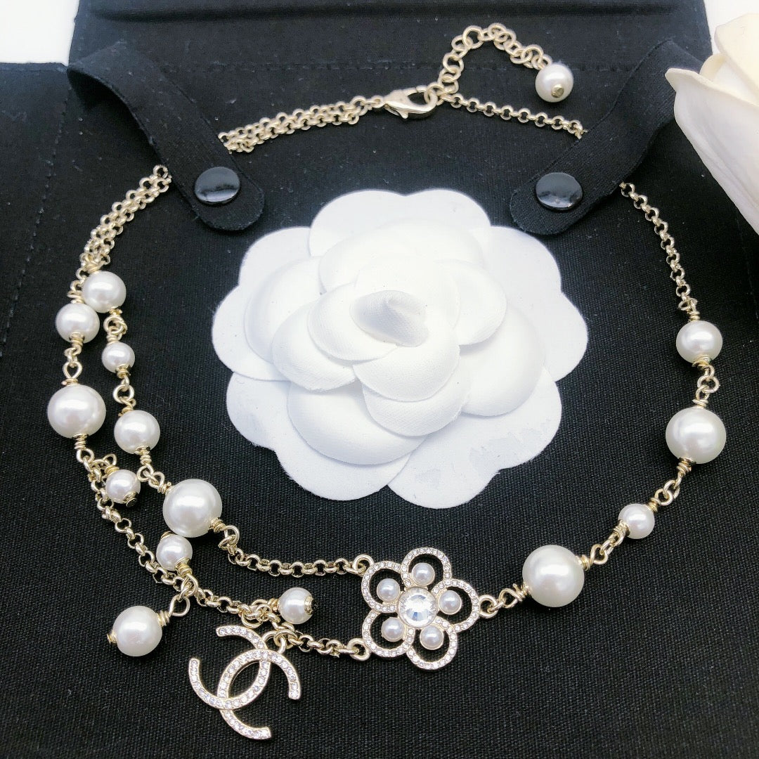 Camellia Pearl-Detail Pendant Necklace – Pearl Detail – Design 005 detail view